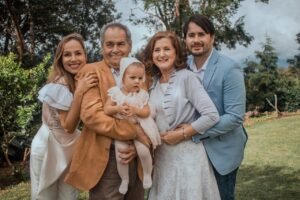 geb5b56c8d08099dd4b8832391e80f0ddd8e81e46d7748dd8c9b3db220c4e12f7d727b74fb80b372677fda0f16a5f14aae7d08c72cf651e10e711f2675303c9e9_1280-6848190 christening, baptism, family, christianity, caucasian, christening, christening, christening, christening, christening, baptism, baptism, baptism, baptism, baptism, family, family